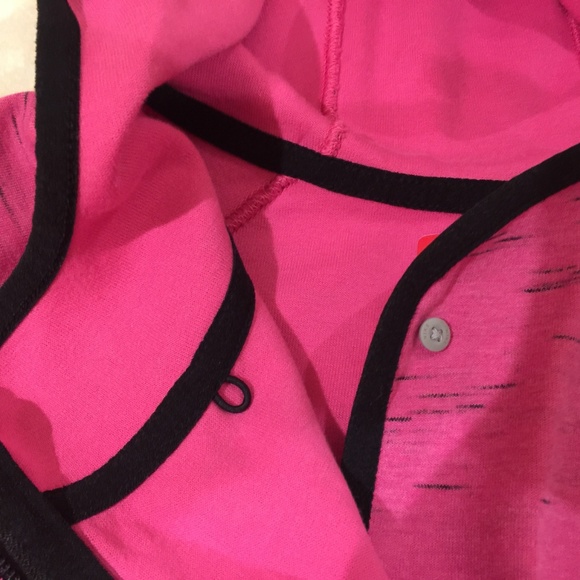 Nike Girls Jacket with Asymmetrical Front Zip…. sooooo cute! - Picture 5 of 6